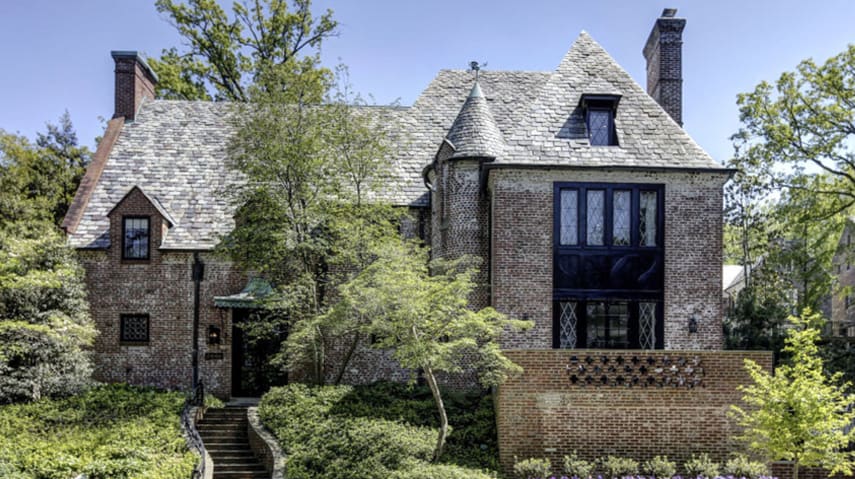 Photo Tour of the Obamas' Elegant Washington DC Home hero image