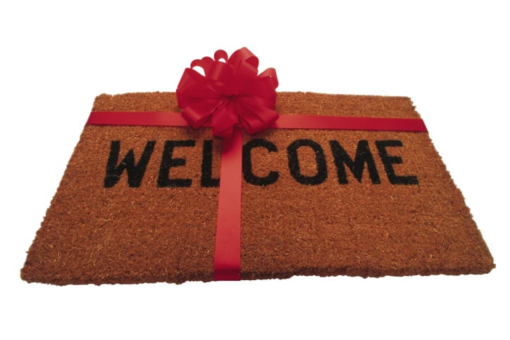 30 Holiday Gift Ideas for New Home Owners hero image