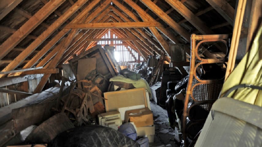 Infographic: Does Your Home Need Some Mindful Decluttering? hero image