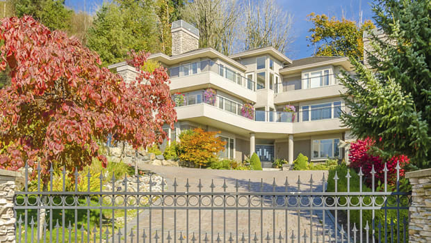 Third of Vancouver Single-Family Homes Sold to Chinese Buyers: Macdonald Realty hero image