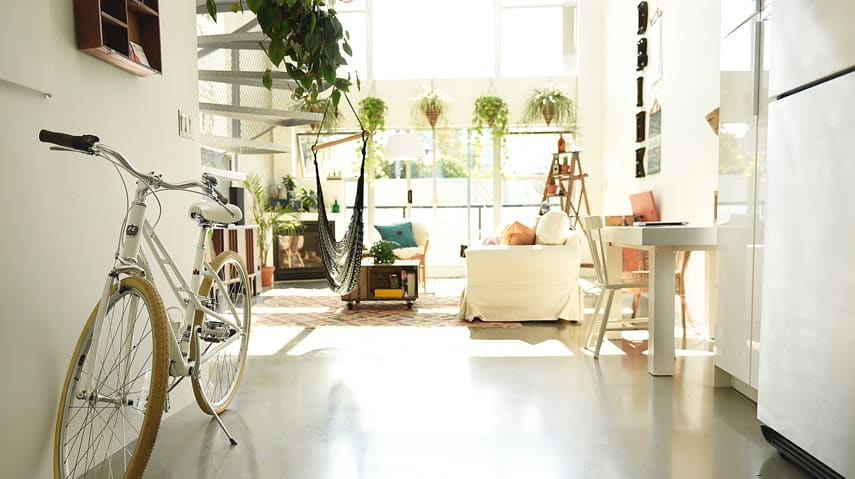 Home Tour: CTV “Traffic Ninja” Kimberly Wynn’s Ultra-Cool Cambie Loft hero image