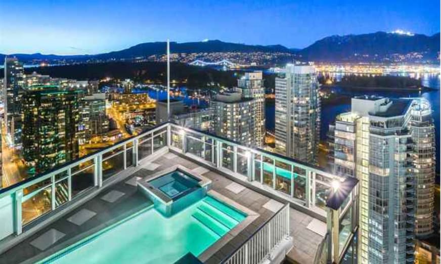 Lena Dunham Van 1