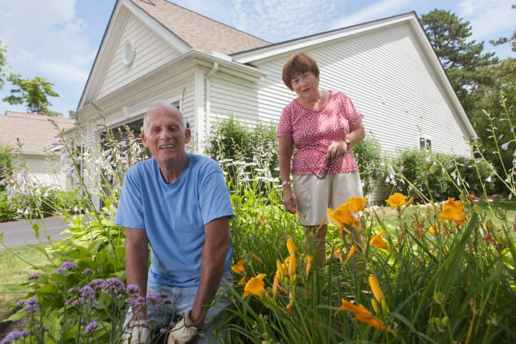 Seniors Spurning Retirement Communities hero image