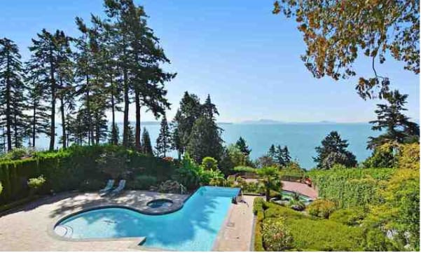 Photo Gallery: Oceanview Paradise in White Rock Listed at $19.6m hero image