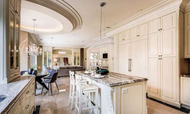 Kerrisdale Mansion 5