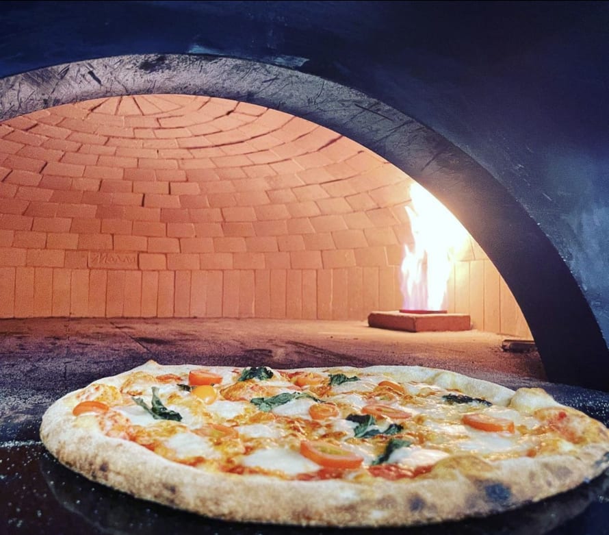Image captured from: @captainsovenpizza