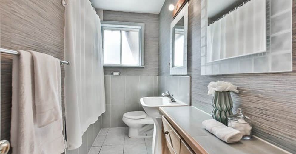 214 Toynbee Tr, Toronto