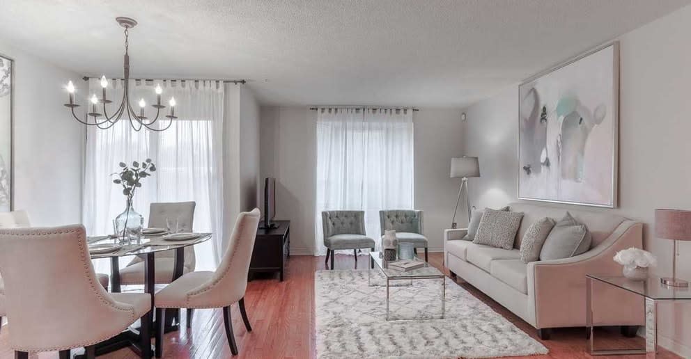 110-3835 W Lake Shore Boulevard, Toronto