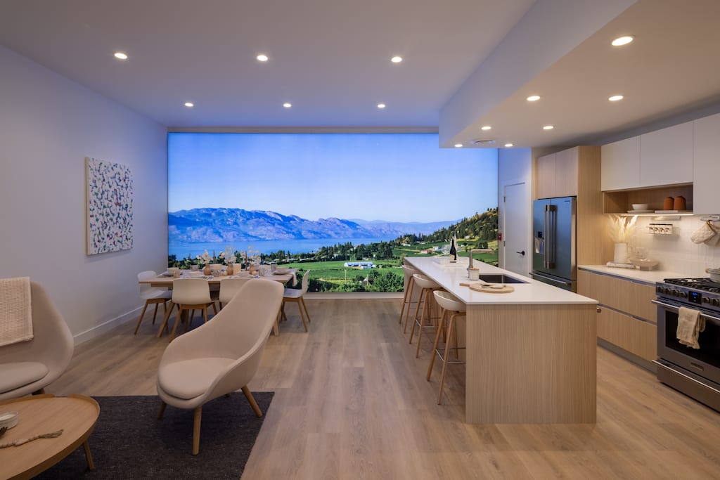 Lakeview - Living Room
