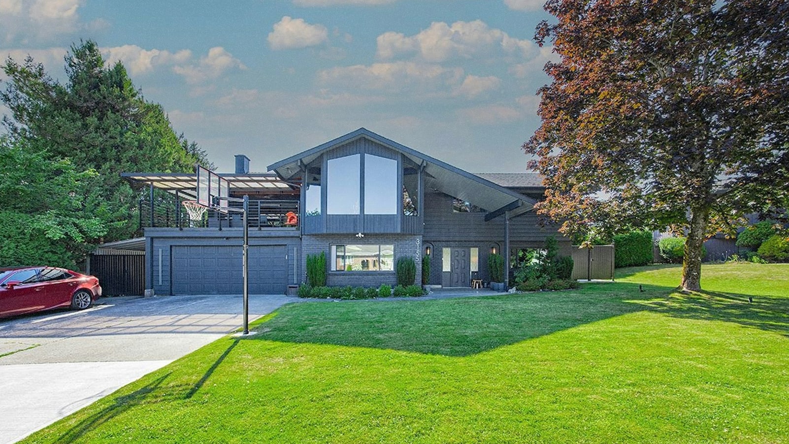 Detached house on a large lot in Burnaby.