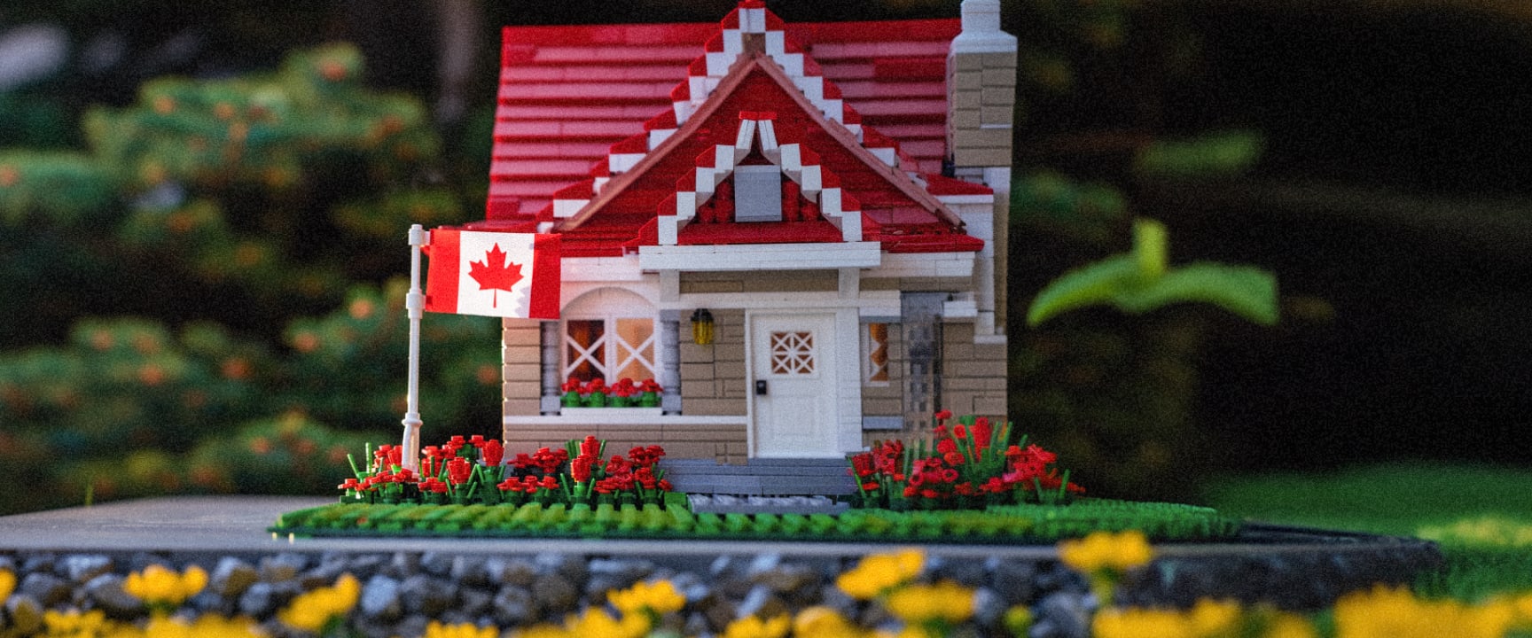 Are you an American considering buying a home in Canada? Here’s what you need to know. hero image