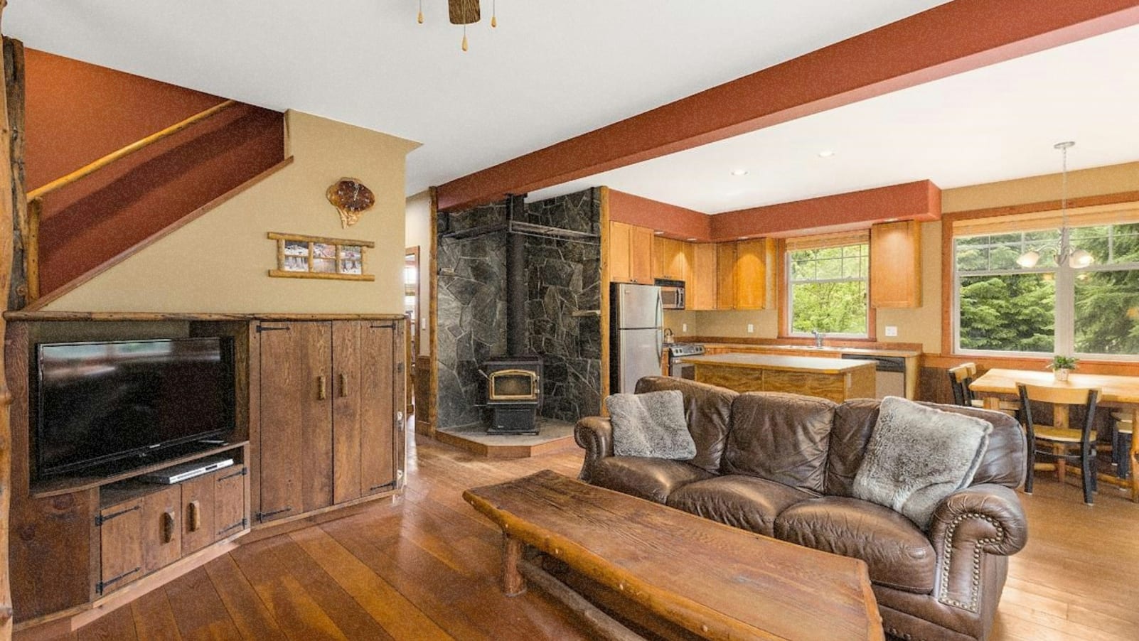 Pemberton - Trappers cabin for extra coziness. 