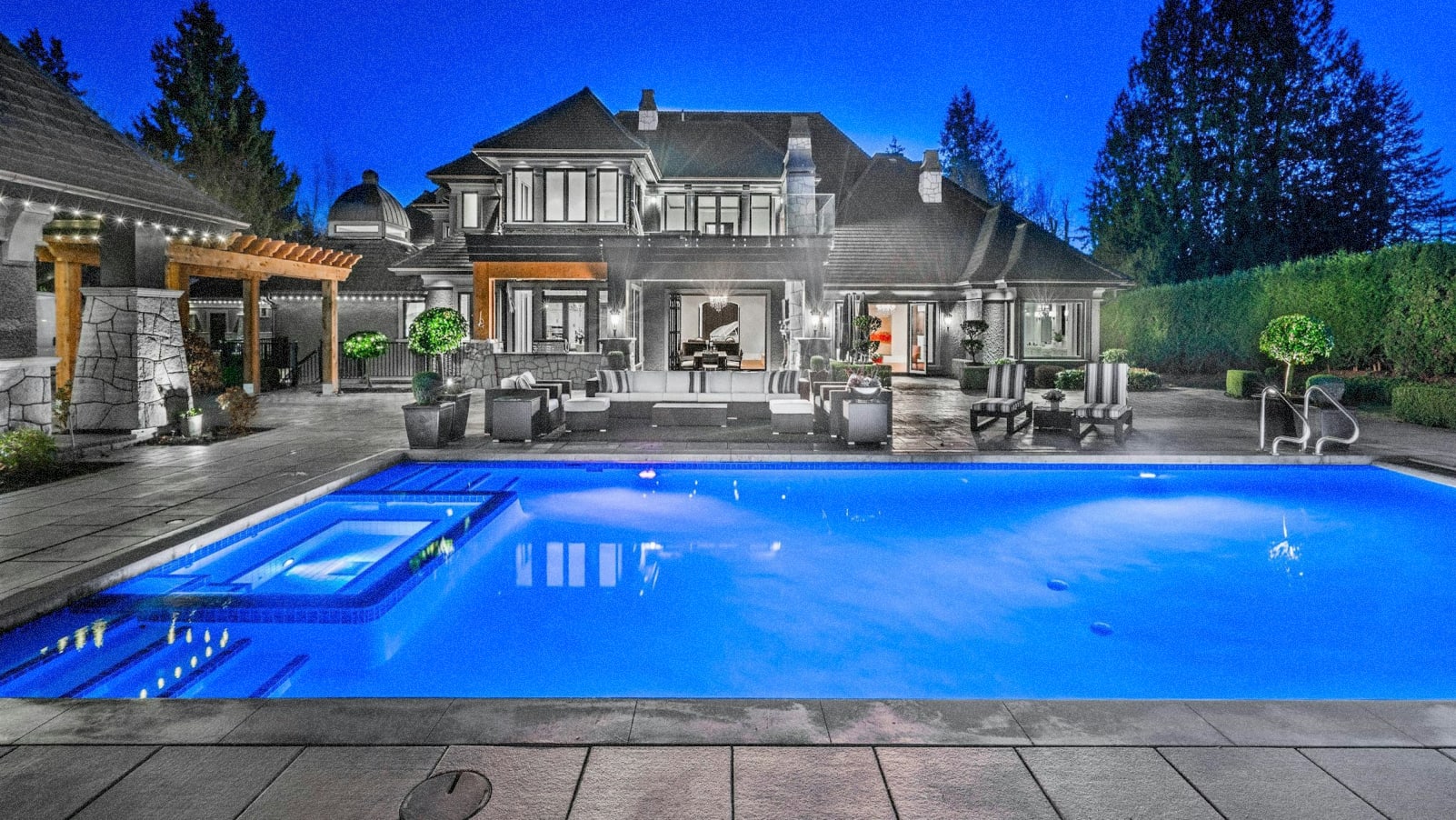 Panorama Ridge – Your new grand mansion.