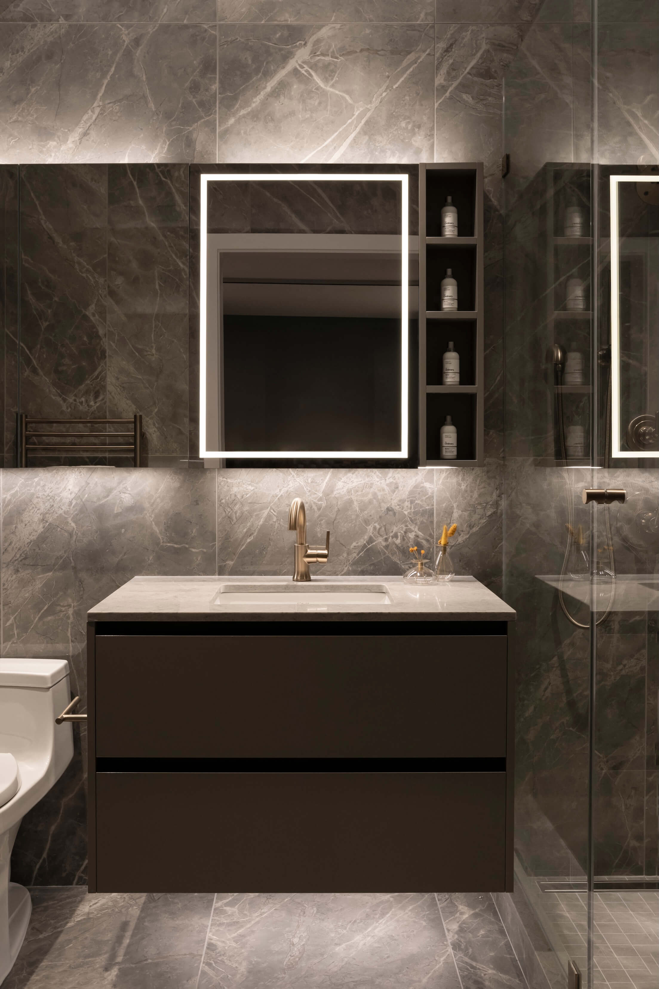 Latitude developement's bathroom
