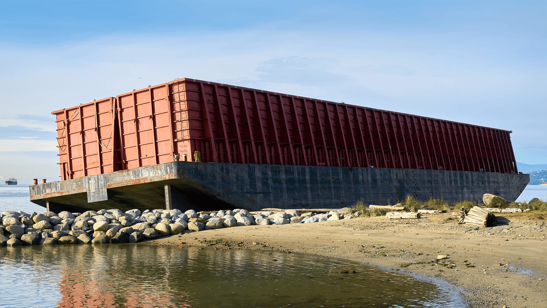 1 English Bay: A rustic, open-concept housebarge hero image