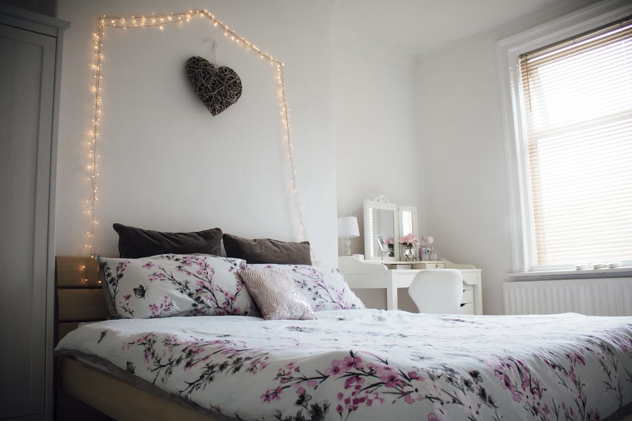 fairy lights bedroom