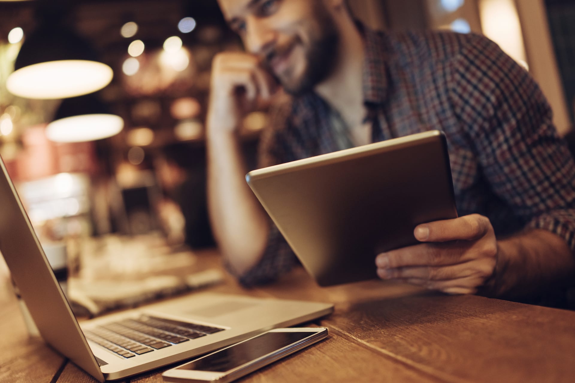 The Real Estate Agent’s Guide to Scheduling Social Media Posts hero image
