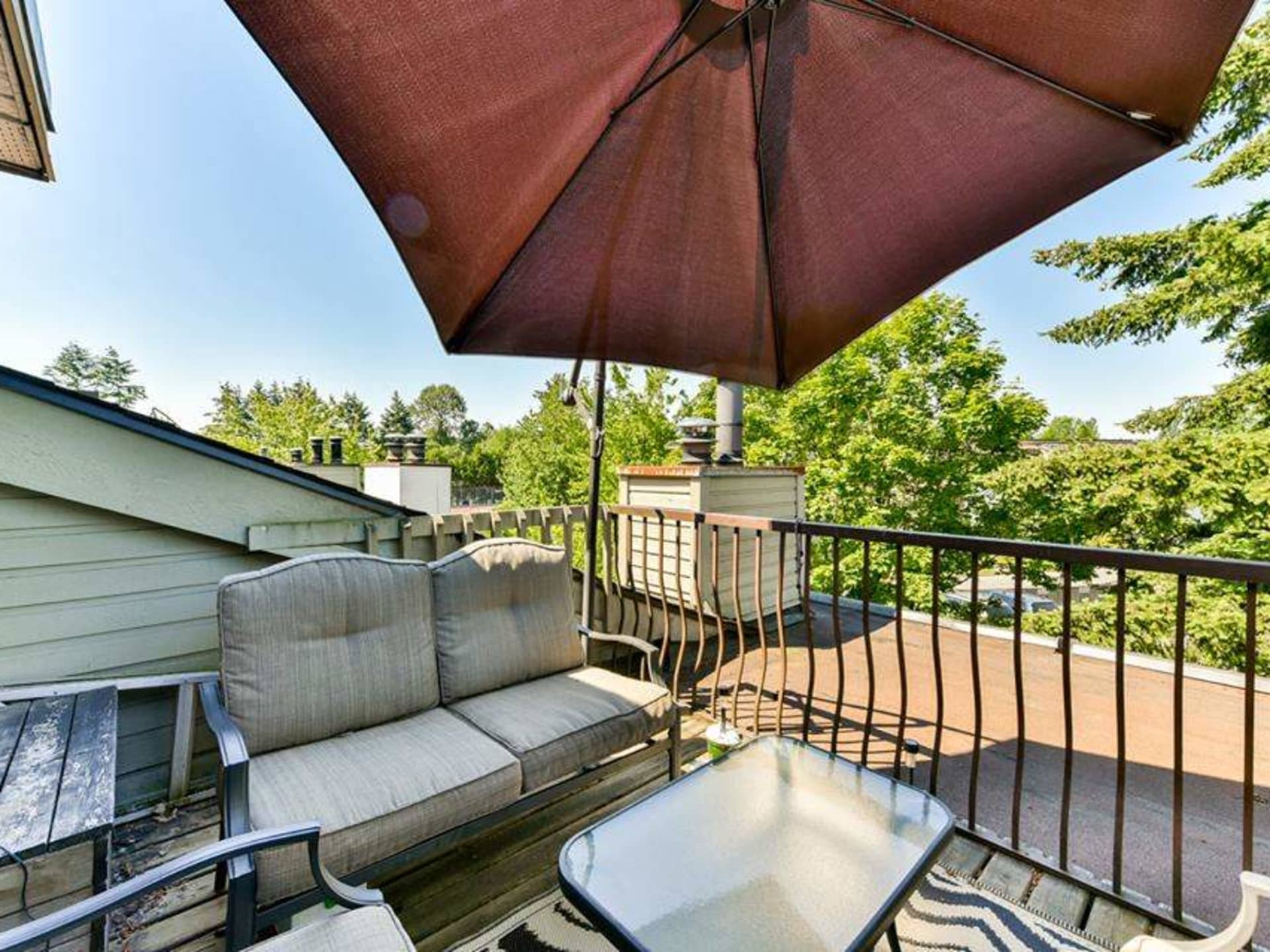 209-7144 133b street, Surrey