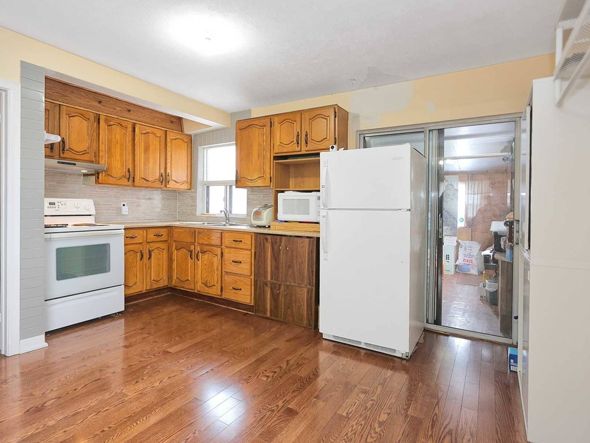 807 Birchmount Road, Toronto