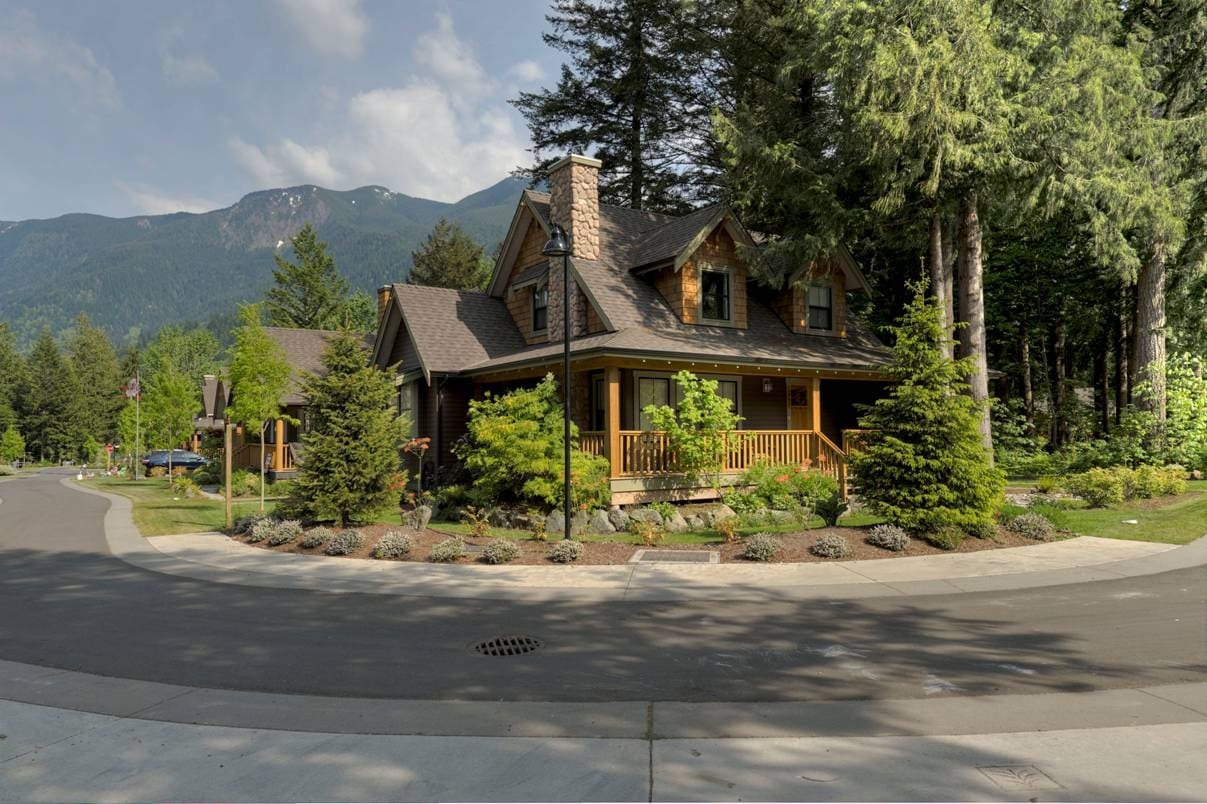The Cottages at Cultus Lake: Back to an Earlier Time hero image