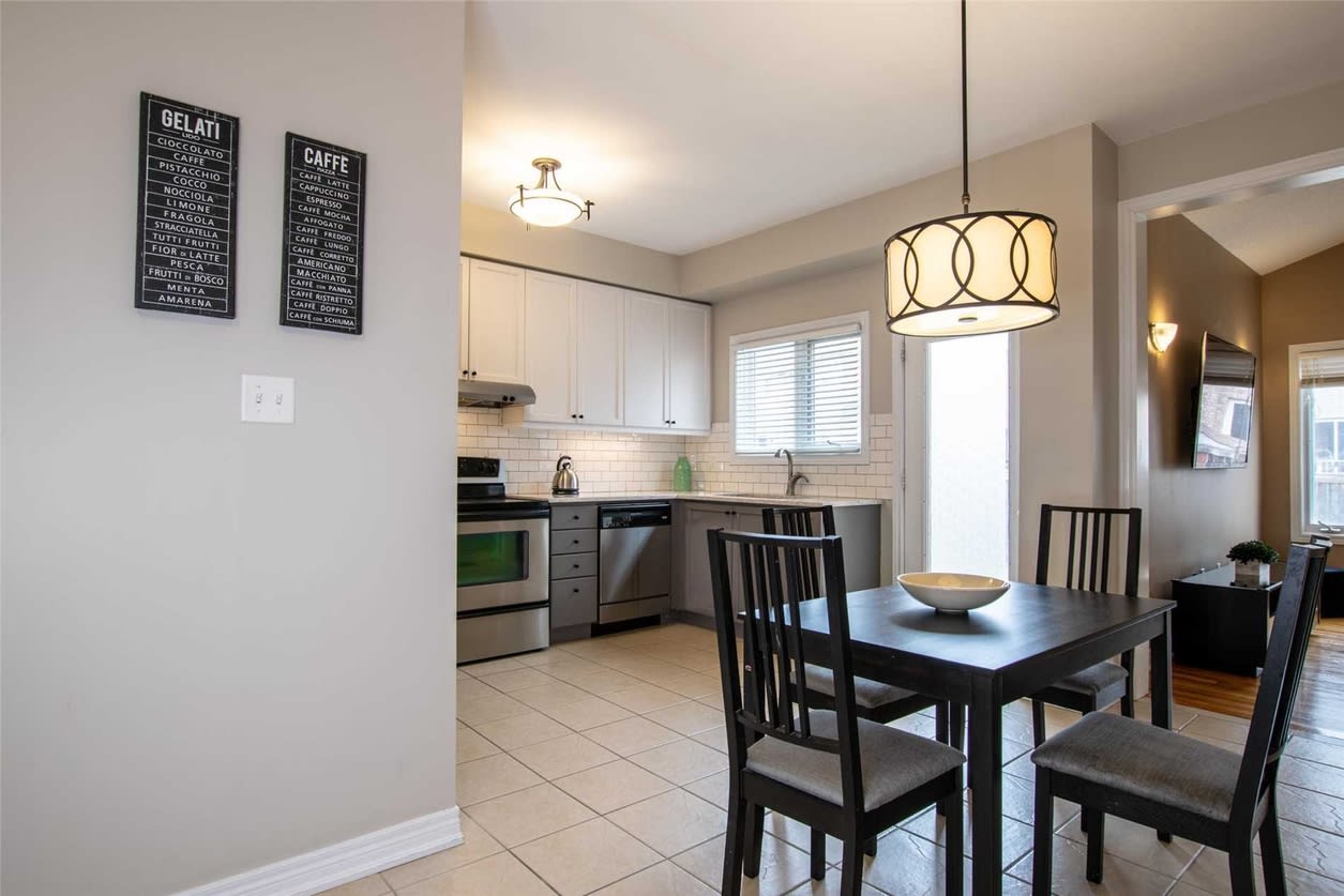 1099 Costigan Road, Milton
