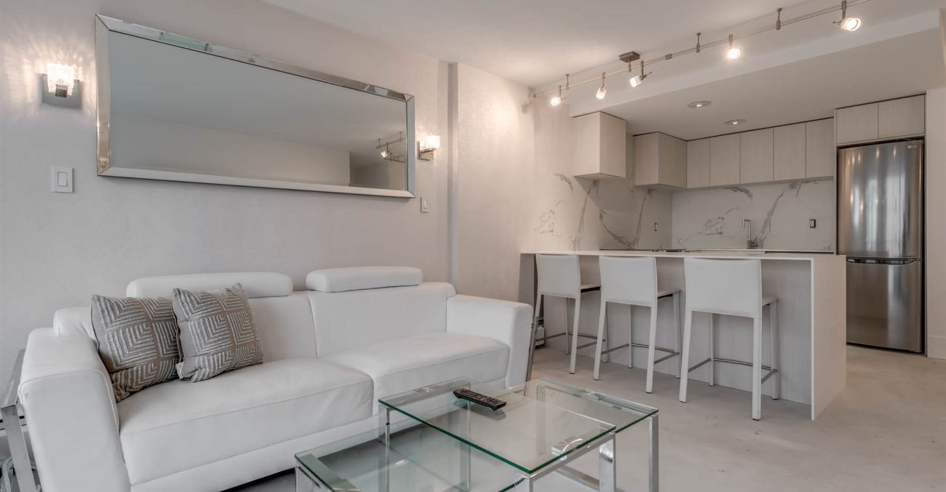 302 1251 Cardero Street, Vancouver