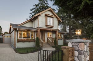 Best Renovation: $100,000 - $299,999 Nesseler Construction Ltd., Beach Retreat 