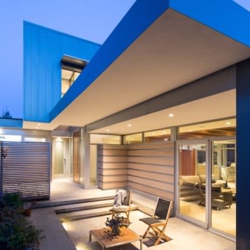 The edge House