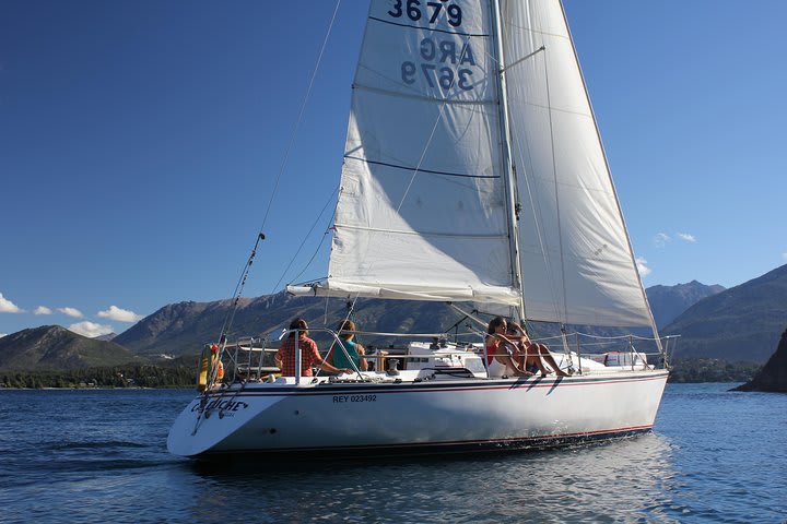 Velero en Náutica Cirse