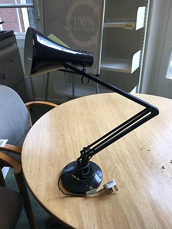 Desk lamp