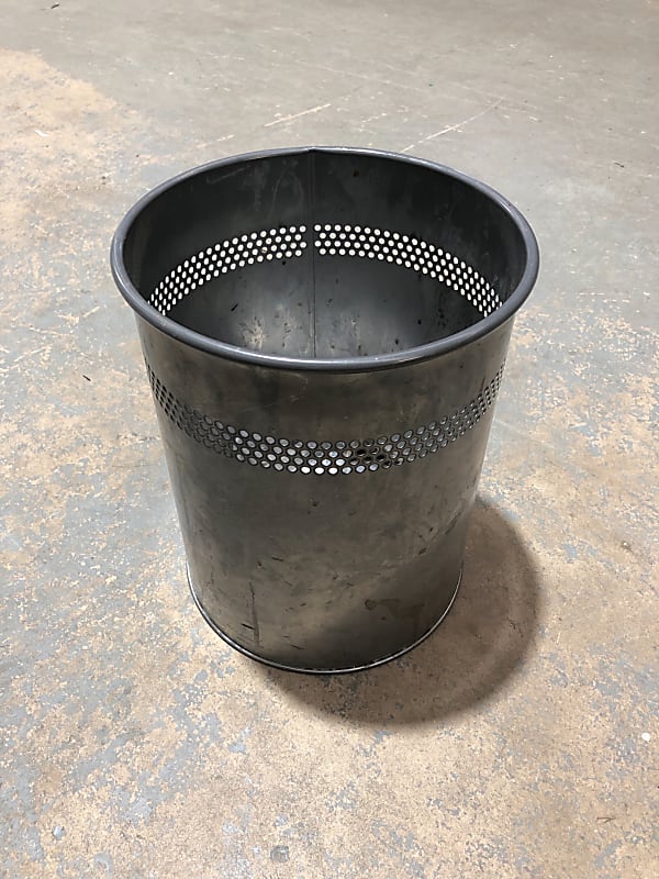 Lot of 2 metal bins 