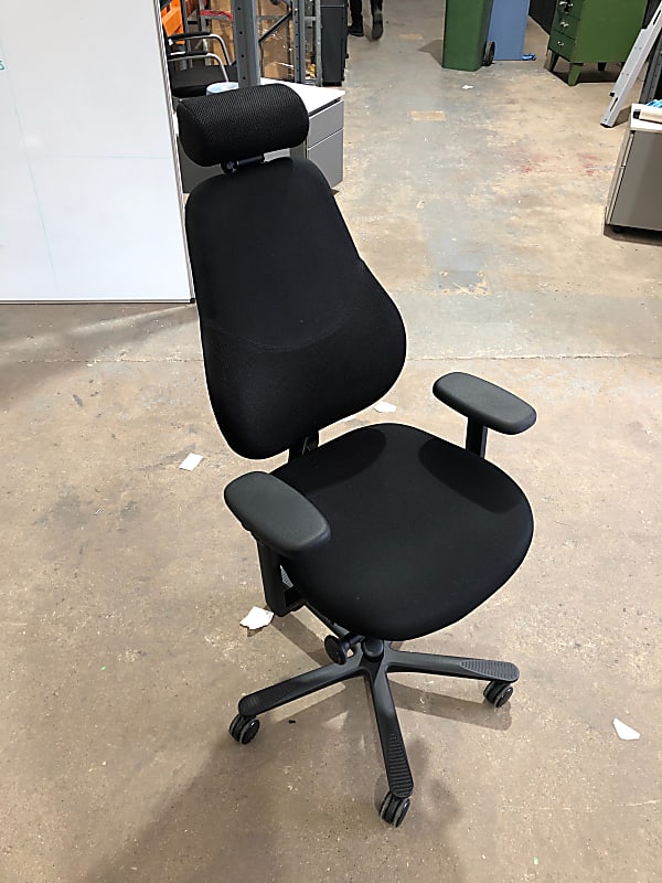 RH Logic Chair