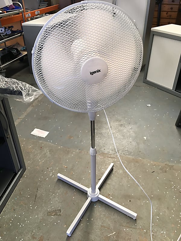 Standing fan