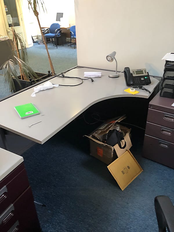 Right Corner desk