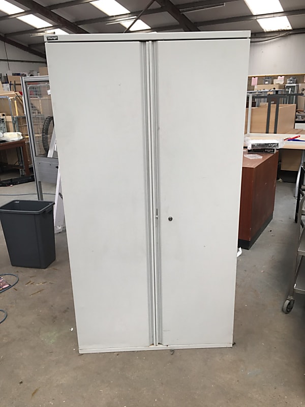 Metal cabinet