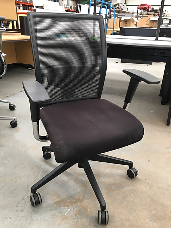 Black mesh back office operator chair