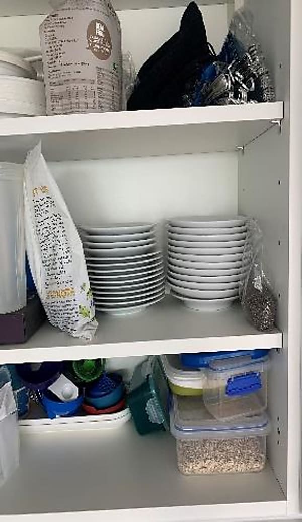 Box Kitchen miscellaneous - plates, cups, glasses etc