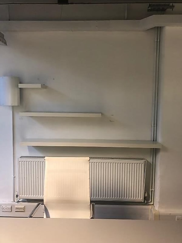 Floating shelves (15 shelves)