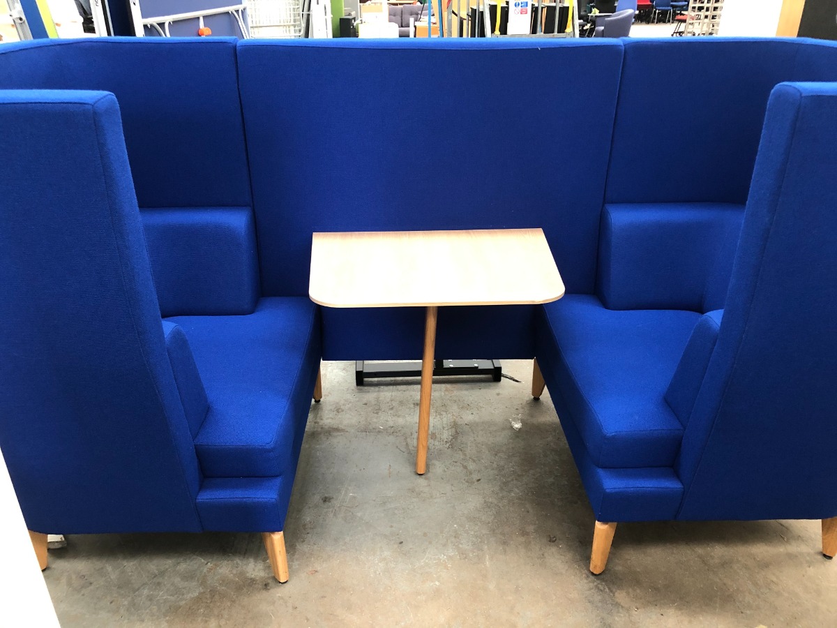 Fabulous Meeting pod sofa with integrated table just £75 Item ID 9462
