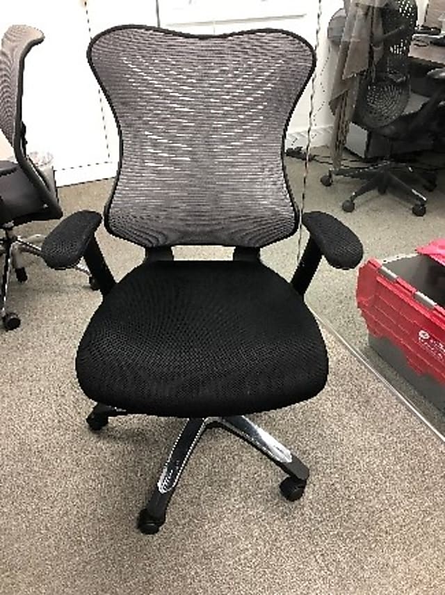 Office task chair