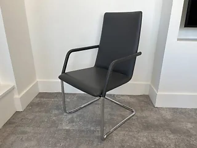 Meeting room chair