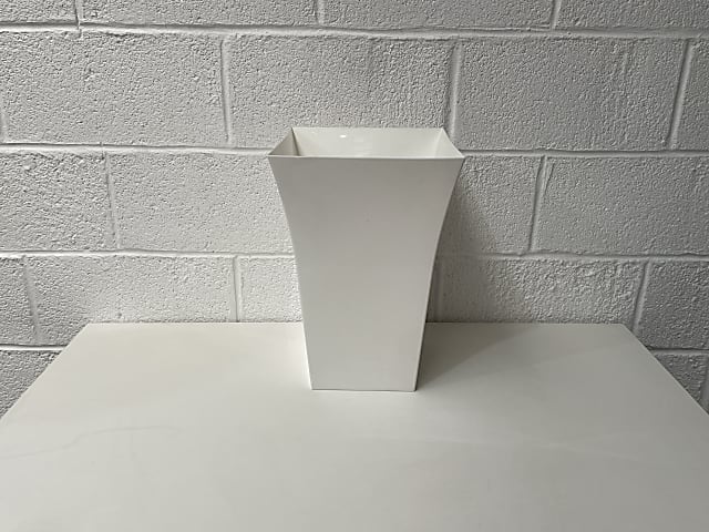 White large Milano planter 