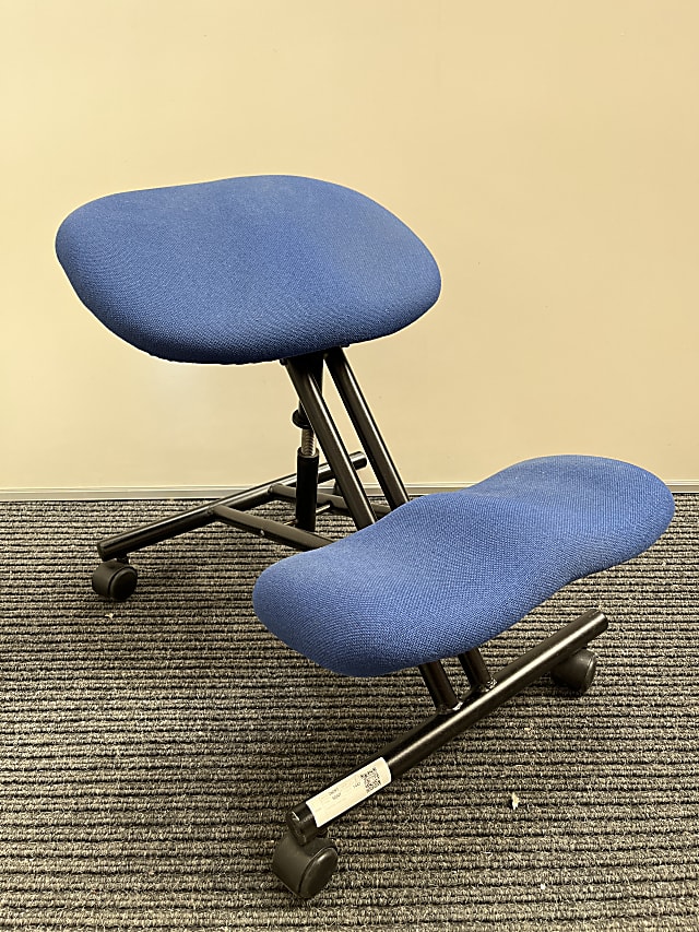Ergonomic kneel chair