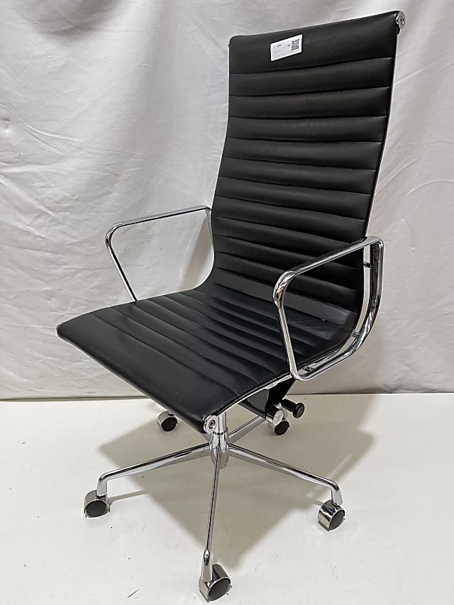 Meeting room chair faux leather