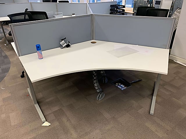 Single white desk made by Techo