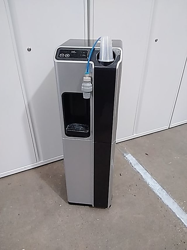 Floor standing Water dispenser