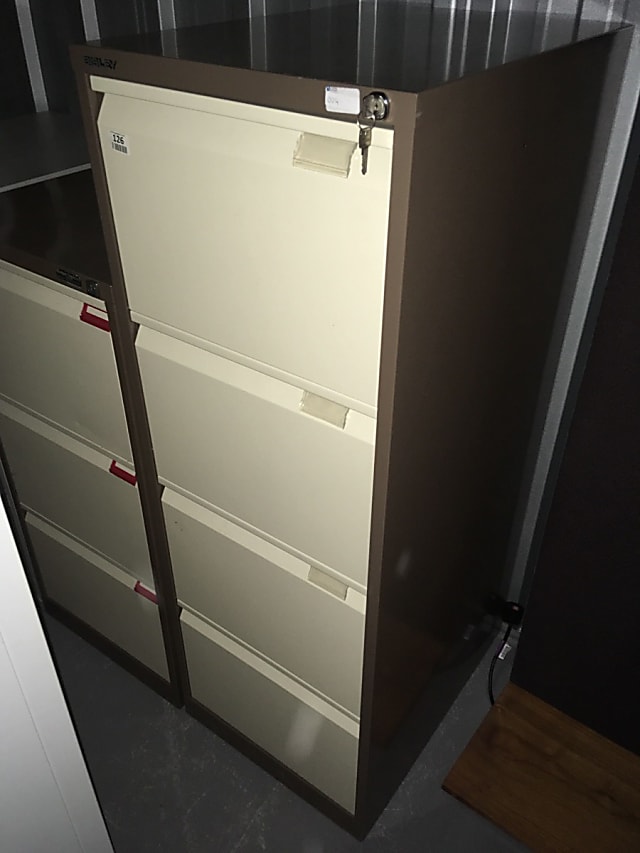 Metal 4-drawer filing cabinet