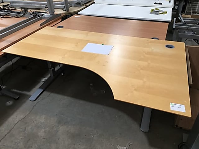 Desk- electric height adjustable