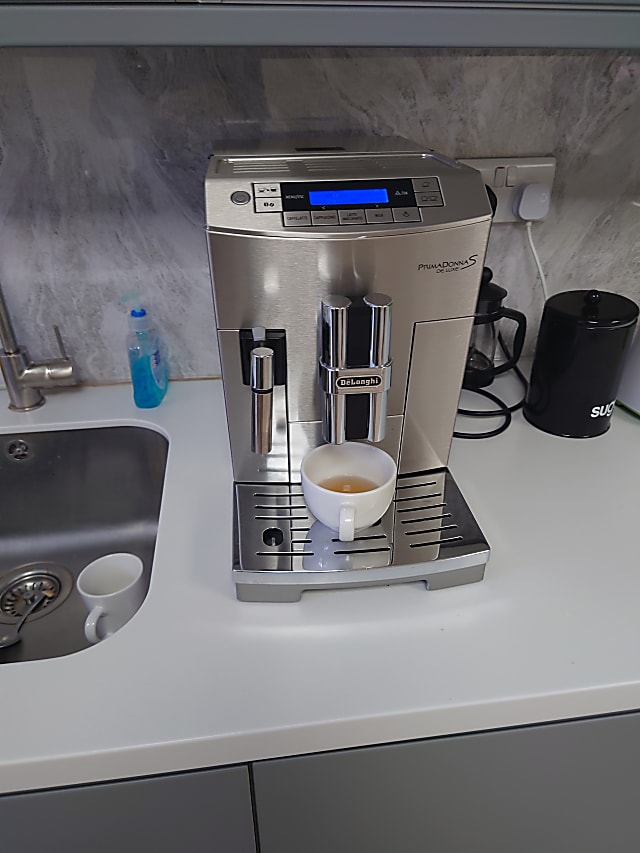 De longhi coffee machine 