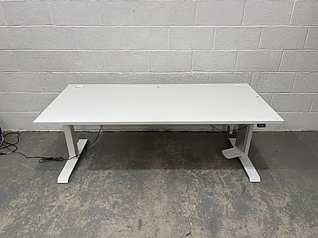 Electric height adjustable desk white top